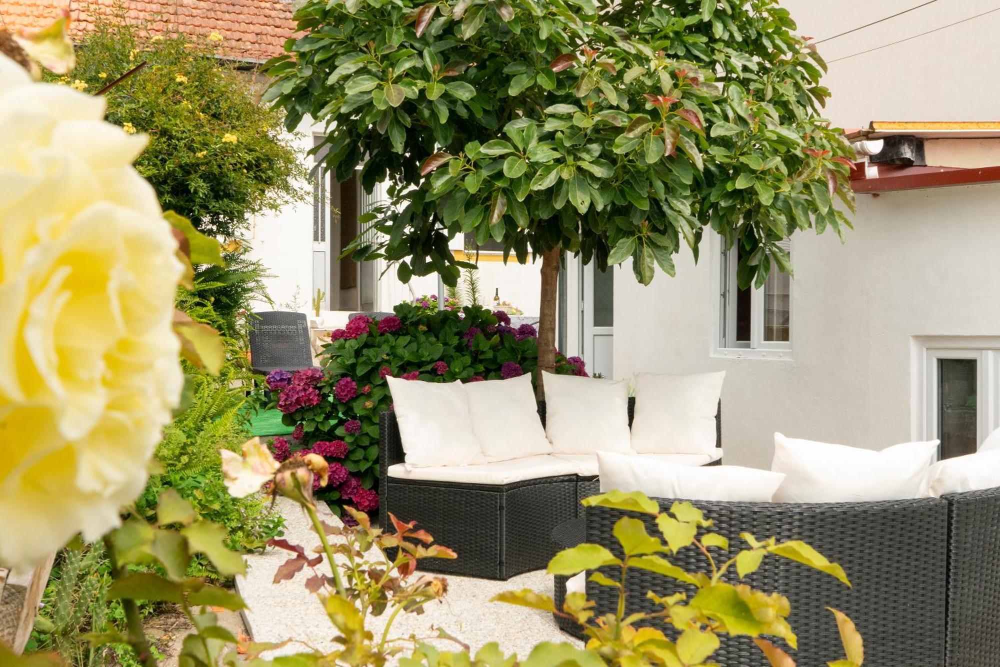 Growth House Bed and Breakfast OOporto Exteriör bild