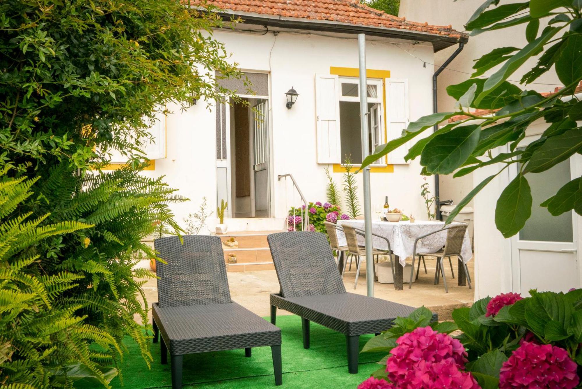 Growth House Bed and Breakfast OOporto Exteriör bild